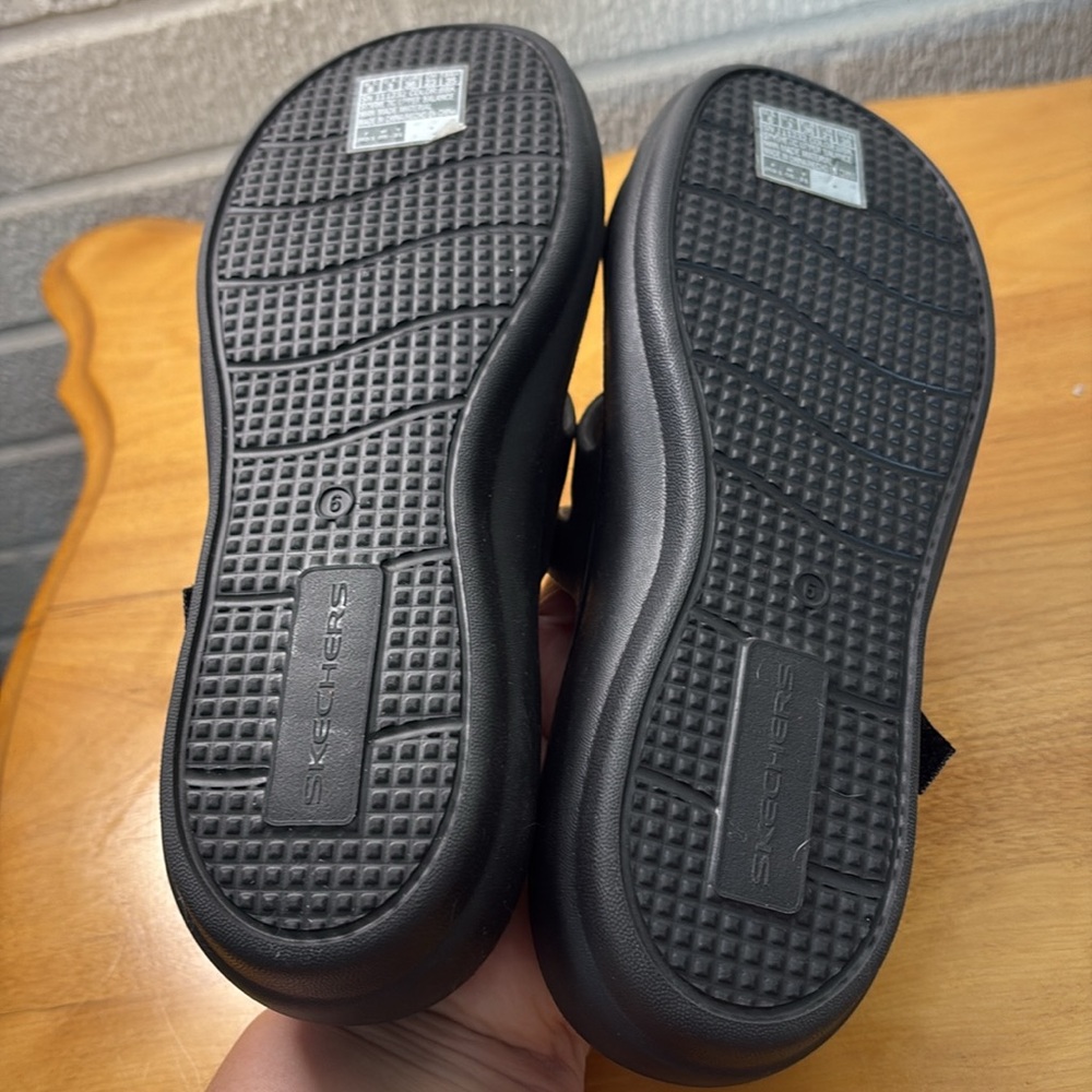 Skechers FOAMIES Black Women's 6 Arch Fit Ascend Sweat Pea Slides Sandals - Picture 5 of 11